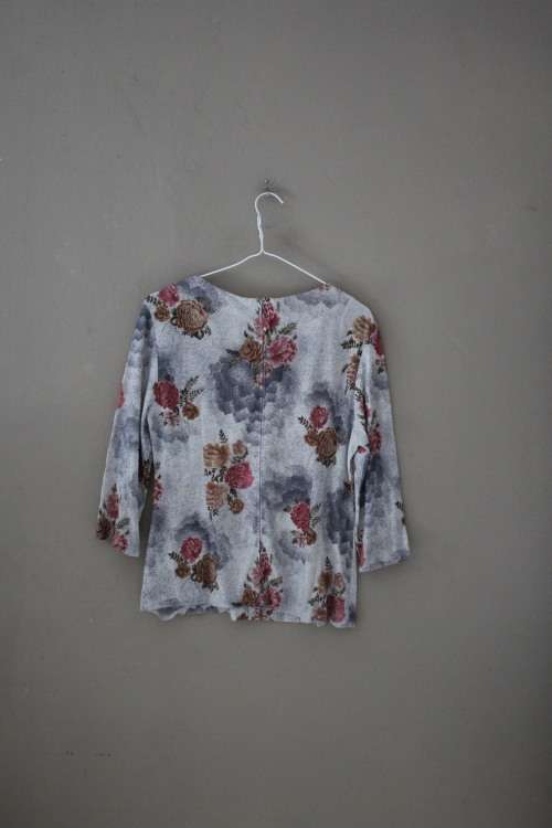 Vintage Grey Floral Top (Medium / Large)