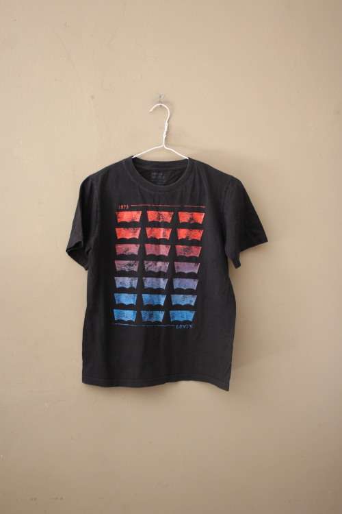 Black Levis T Shirt (Medium)