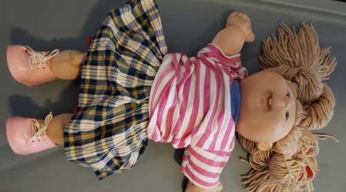 2004 Original Cabbage Patch Kids Doll - BLONDE HAIR BLUE EYES