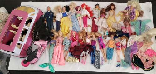 Barbie Van, Scooter, 2 Horses, 22 Dolls and clothing