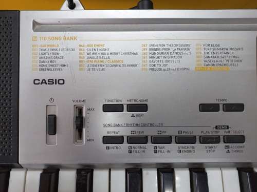 Casio LK260 keyboard + Stand