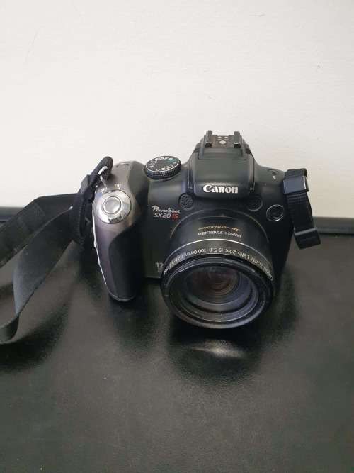 Canon SX20IS Camera