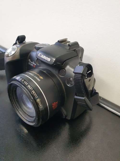 Canon SX20IS Camera