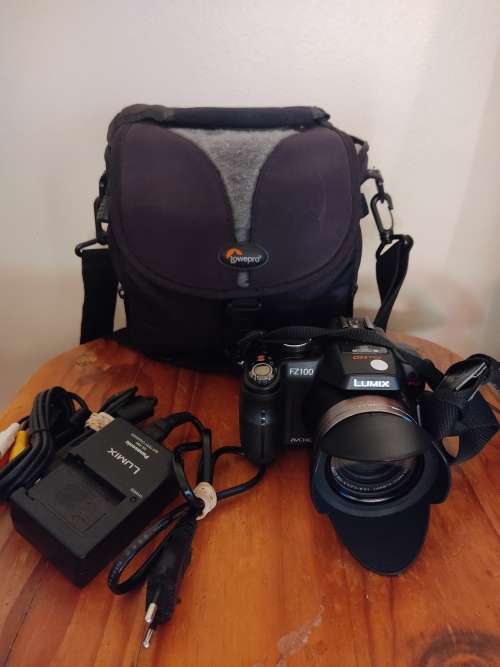 Panasonic Lumix (DMC-FZ100)
