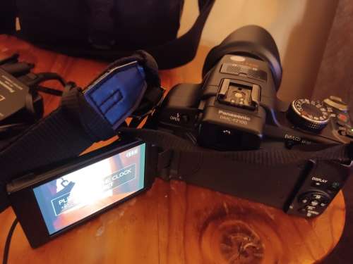 Panasonic Lumix (DMC-FZ100)