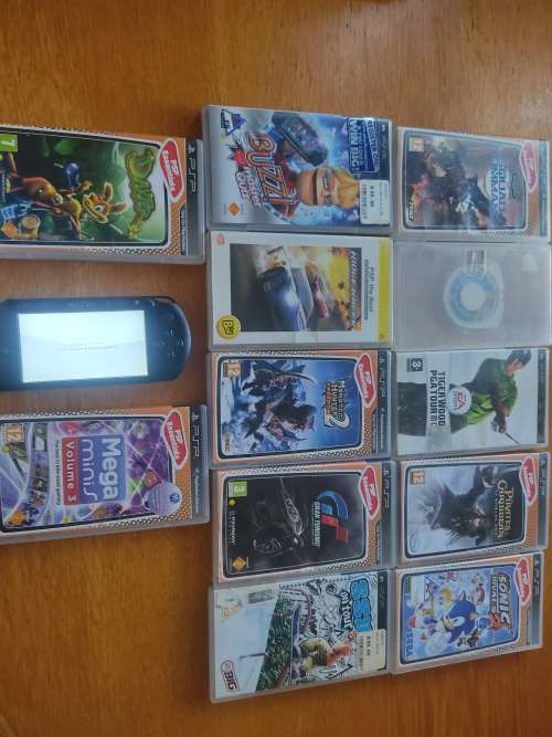 Sony Playstation Portable + 12 Games