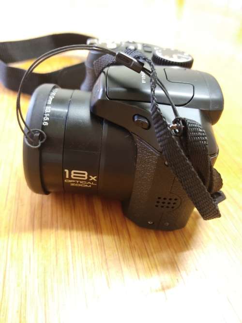 Fujifilm FinePix S2995 - 14MP - 18x zoom - Digital Bridge Camera