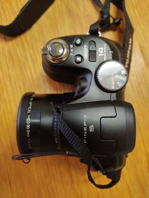 Fujifilm FinePix S2995 - 14MP - 18x zoom - Digital Bridge Camera
