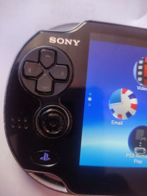 Sony PS Vita (PCH - 1004)