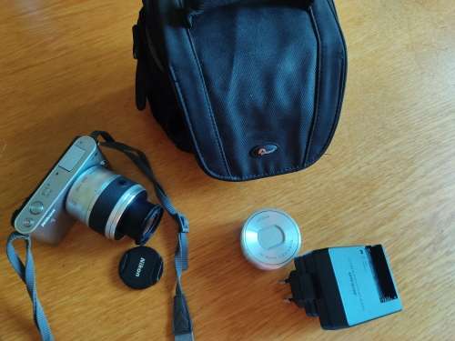 Nikon 1 J2 - Mirrorless Digital Camera