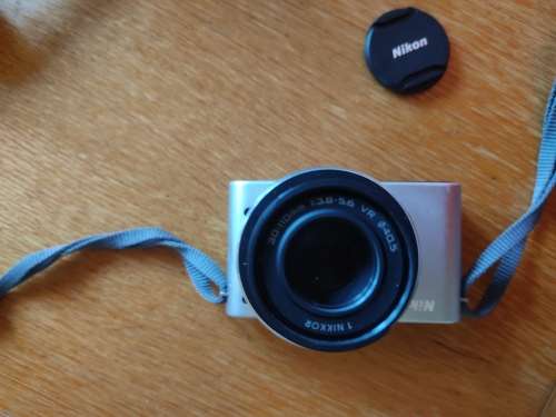 Nikon 1 J2 - Mirrorless Digital Camera