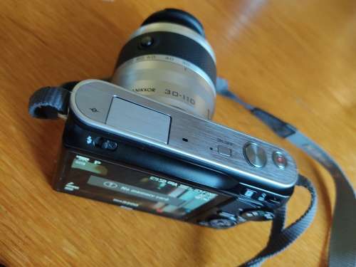 Nikon 1 J2 - Mirrorless Digital Camera