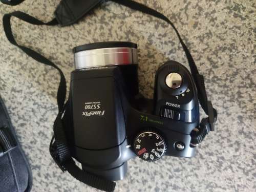 Fujifilm FinePix S5700 - 7.1MP - 10x Zoom - Digital camera