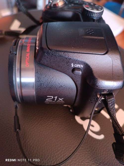 Panasonic DMC-LZ20 - 16MP - 21x Zoom - Digital Camera