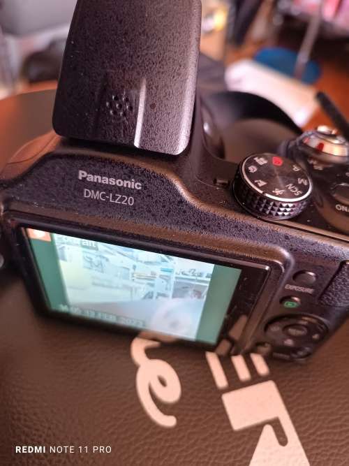 Panasonic DMC-LZ20 - 16MP - 21x Zoom - Digital Camera