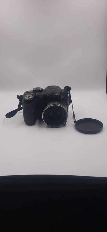 Fujifilm Finepix S1800 - 12MP - 18X zoom