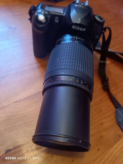 Nikon D50 DSLR Camera - 6.1MP - 70-300mm lens