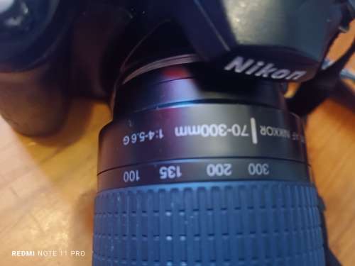Nikon D50 DSLR Camera - 6.1MP - 70-300mm lens