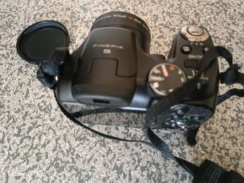 Fujifilm Finepix S1800 - 12MP - 18X zoom