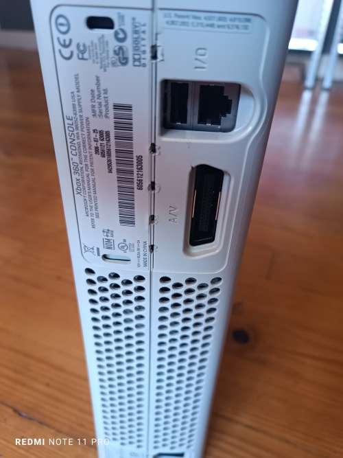 Xbox 360 Console - White - Sold as is for parts/repair