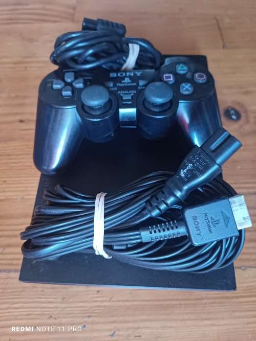 Sony Playstation 2 console + free game