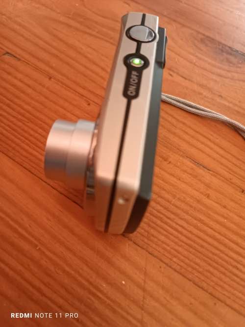 Pentax Optio E80 Compact Digital Camera (Silver)