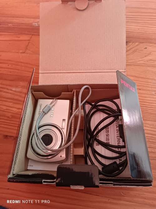 Pentax Optio E80 Compact Digital Camera (Silver)