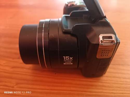 Nikon Coolpix L100 - 10MP - 15 x Zoom - Digital Camera