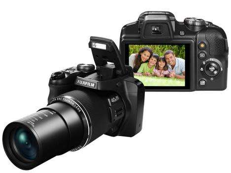 Fujifilm FinePix S8200 - 16.2MP - 40x Zoom - Digital Camera