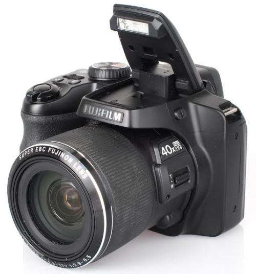 Fujifilm FinePix S8200 - 16.2MP - 40x Zoom - Digital Camera