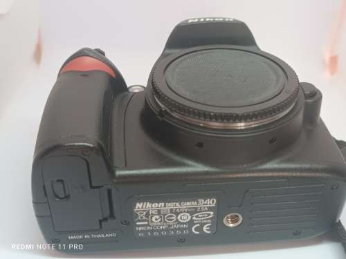 Nikon D40 Digital SLR Camera - 6.1MP - NO LENS