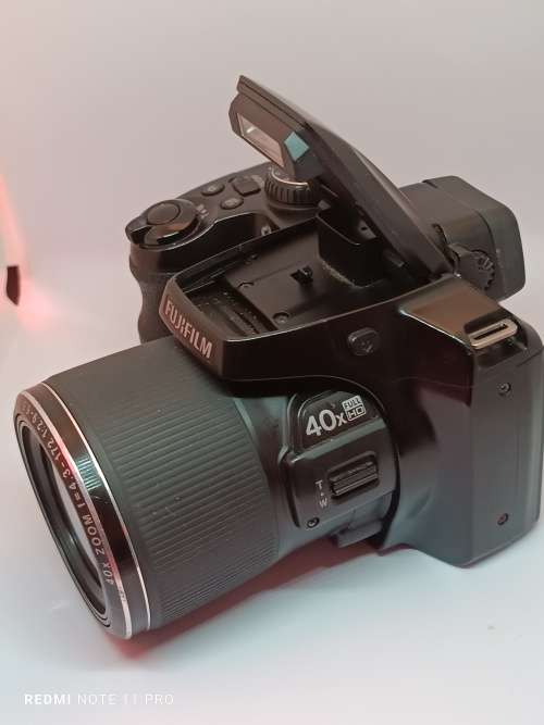 Fujifilm FinePix S8200 - 16.2MP - 40x Zoom - Digital Camera
