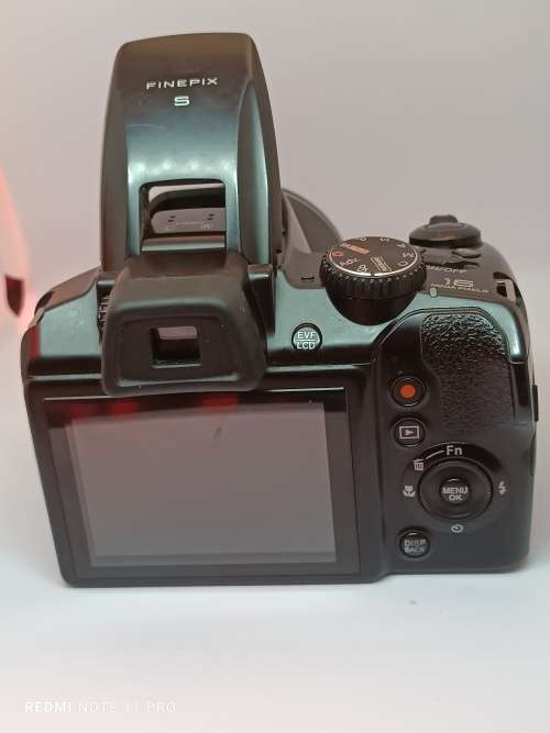 Fujifilm FinePix S8200 - 16.2MP - 40x Zoom - Digital Camera