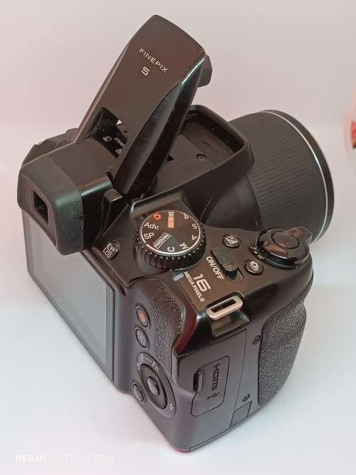 Fujifilm FinePix S8200 - 16.2MP - 40x Zoom - Digital Camera