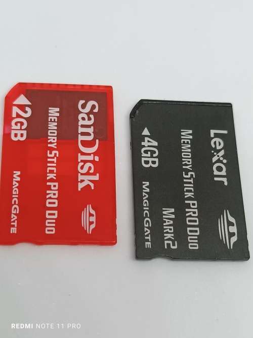 Sandisk 2GB & Lexar 4GB Memory Stick Duo