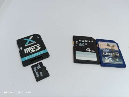 2 x 4GB SDHC MEMORY CARDS