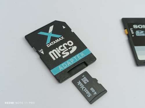 2 x 4GB SDHC MEMORY CARDS
