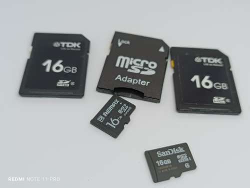 4 x 16GB SDHC MEMORY CARDS