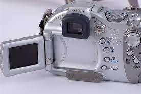 Canon POWERSHOT S1 IS - 3.2MP - 10x Zoom - Digital Camera