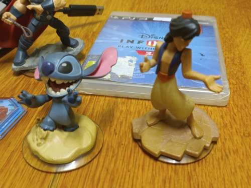 Ps3 Disney Infinity Board Platform + Figures