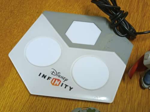 Ps3 Disney Infinity Board Platform + Figures