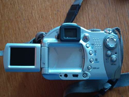 Canon POWERSHOT S1 IS - 3.2MP - 10x Zoom - Digital Camera