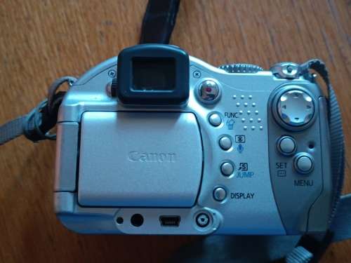 Canon POWERSHOT S1 IS - 3.2MP - 10x Zoom - Digital Camera