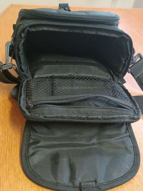 Canon POWERSHOT SX100IS - 8mp - 10x Zoom - Digital Camera
