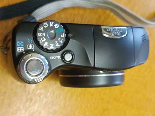 Canon POWERSHOT SX100IS - 8mp - 10x Zoom - Digital Camera
