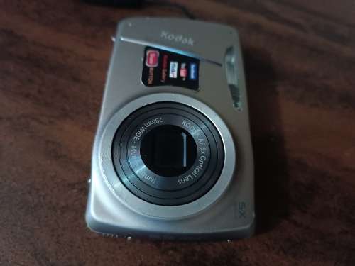 Kodak EasyShare M550 - 12MP - 5x Zoom - Digital Camera