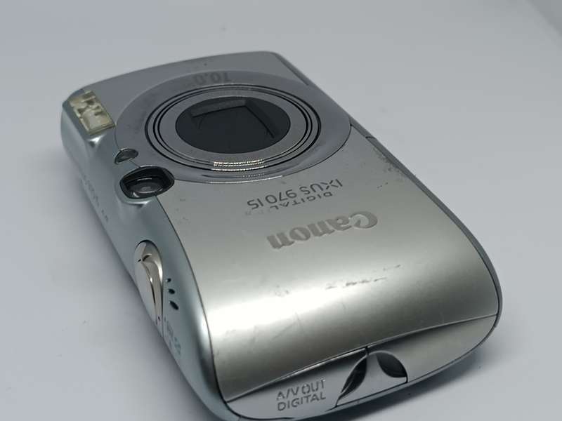 Canon IXUS 970 IS - 10MP - 5x Zoom - Digital Camera