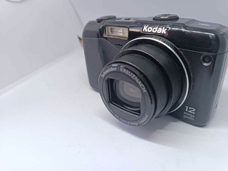 Kodak Easyshare Z950 - 12MP - 10x Zoom - Digital Camera