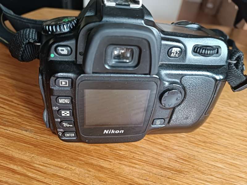 Nikon D50 - DSLR Camera with 70-300mm Lens