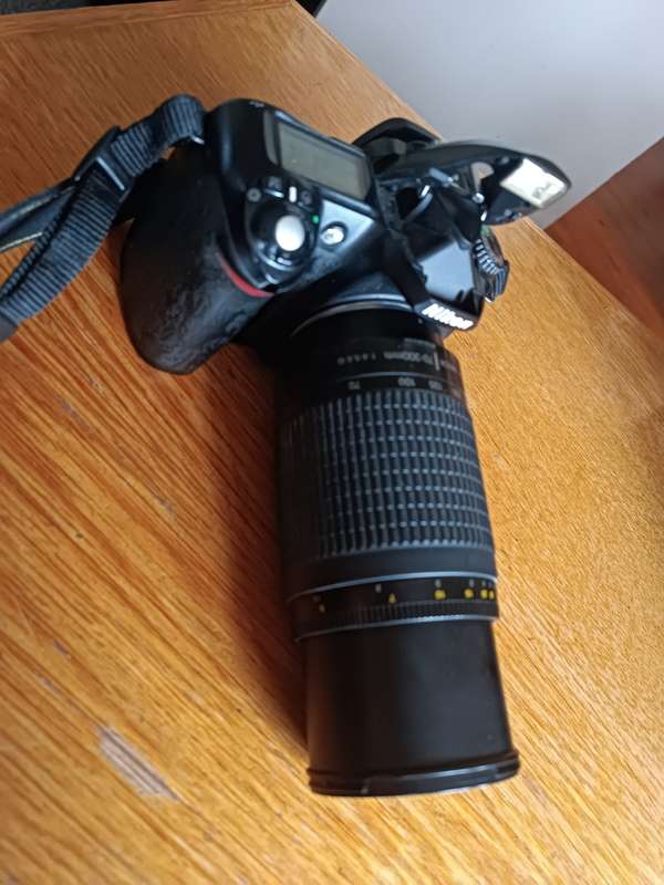Nikon D50 - DSLR Camera with 70-300mm Lens